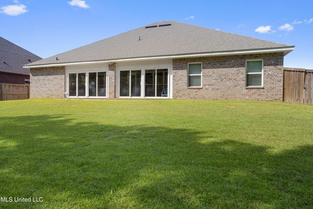 6594 Sugarcane Circle, Ocean Springs, MS 39564