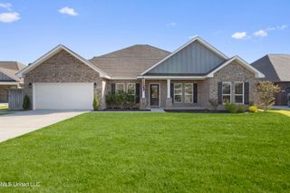 6594 Sugarcane Circle, Ocean Springs, MS 39564