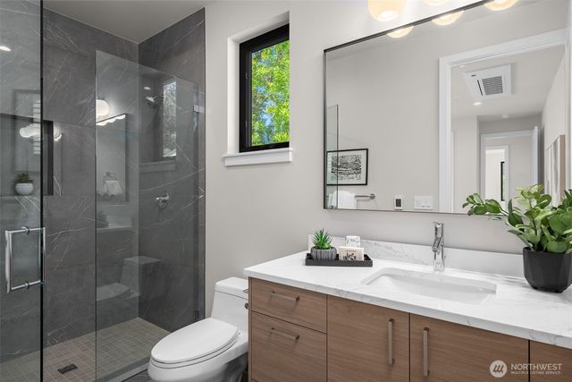 2728 63rd Avenue SE, Mercer Island, WA 98040