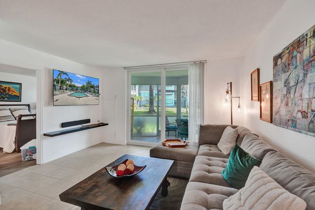 1040 SE 4TH Avenue 120, Deerfield Beach, FL 33441