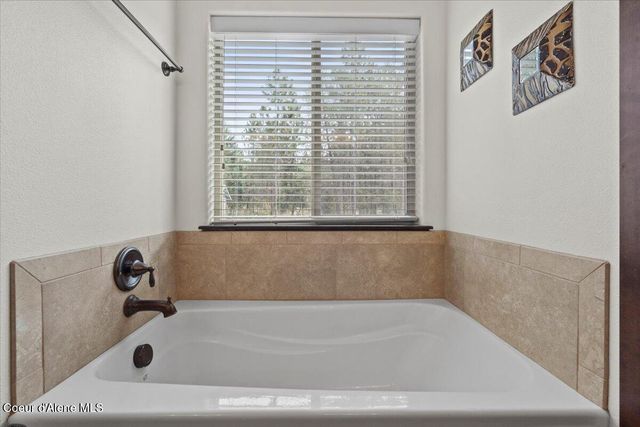 23210 N MASSIF RD, Rathdrum, ID 83858