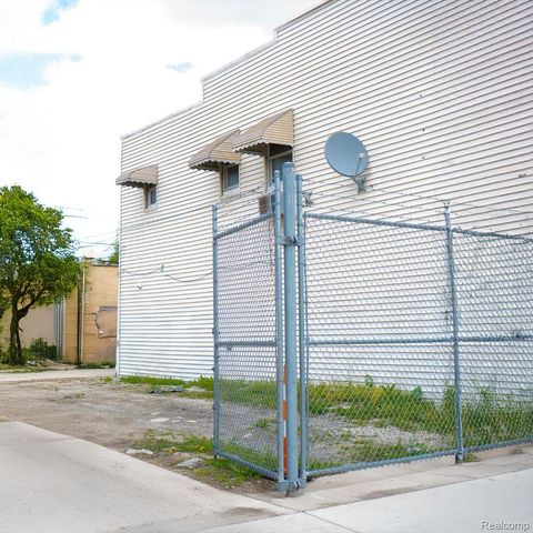 19510 W Warren Avenue, Detroit, MI 48228