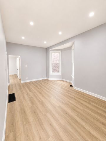 5527 S loomis Boulevard, Chicago, IL 60636