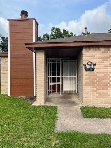 8610 Flower Path Street, Houston, TX 77044