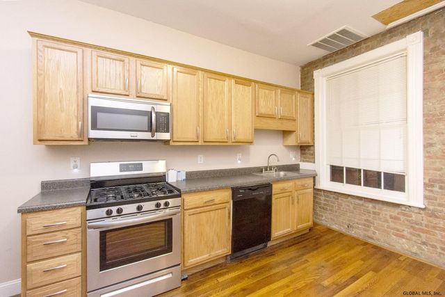 341 Madison Avenue 2nd fl, Albany, NY 12210