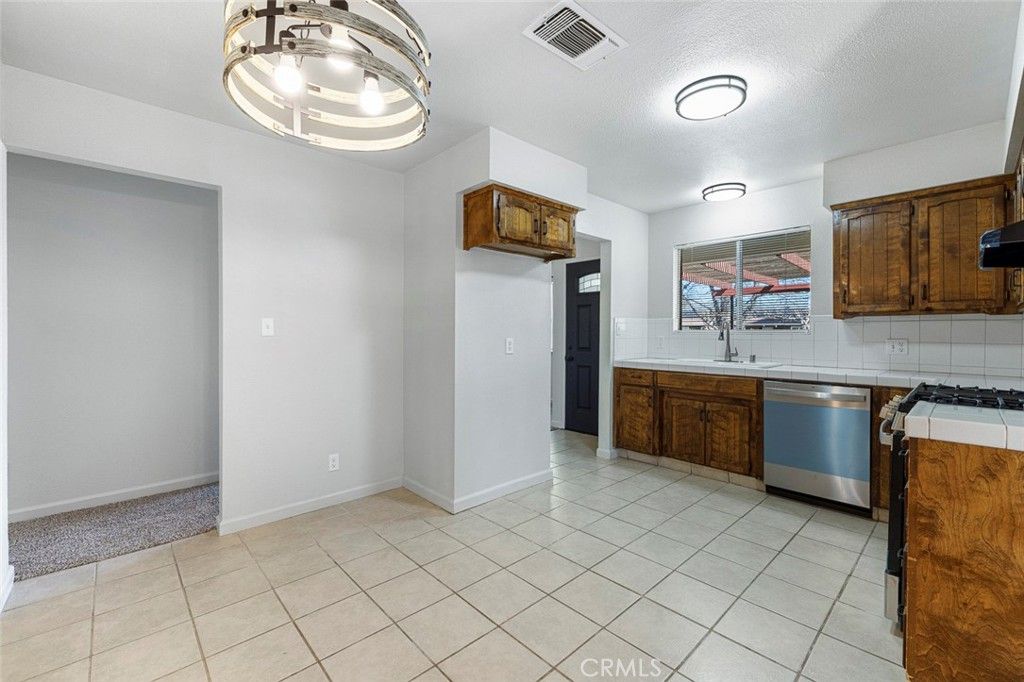 Image 16 of property listing at 655 N Princeton, Coalinga, CA 93210