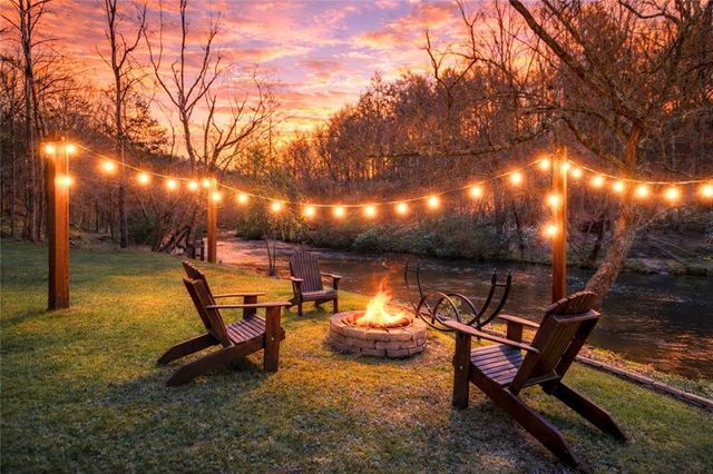 105 Riveredge Drive, Ellijay, GA 30536