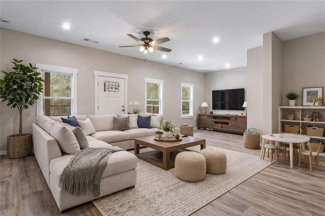 105 Riveredge Drive, Ellijay, GA 30536