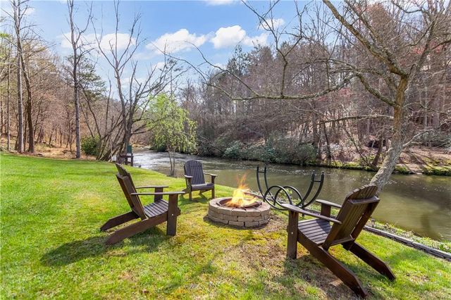 105 Riveredge Drive, Ellijay, GA 30536