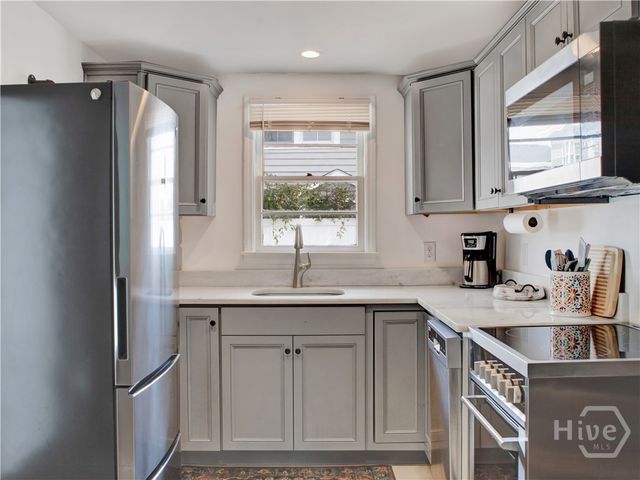 1512 Barnard Street, Savannah, GA 31401