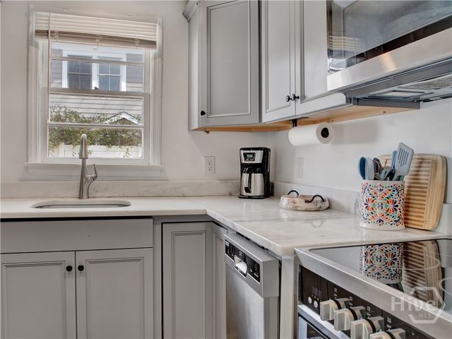 1512 Barnard Street, Savannah, GA 31401