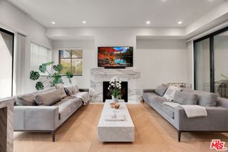 652 Huntley Drive 102, West Hollywood, CA 90069
