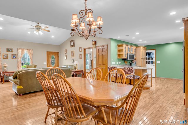 14 Oak Street, Wallingford, CT 06492