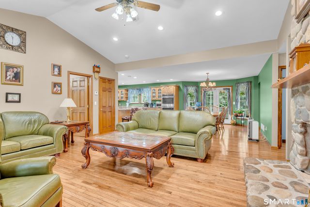14 Oak Street, Wallingford, CT 06492