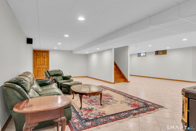 14 Oak Street, Wallingford, CT 06492