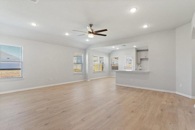 280 Pale Horse BND, Buda, TX 78610