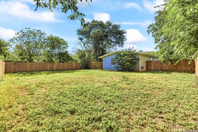 5846 Castle Lk, San Antonio, TX 78218