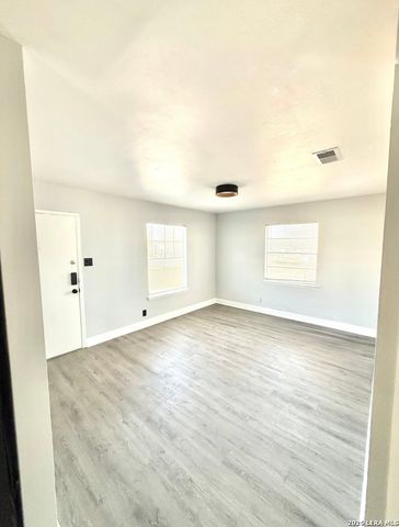 5846 CASTLE LK, San Antonio, TX 78218