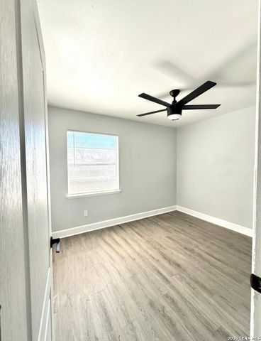 5846 CASTLE LK, San Antonio, TX 78218