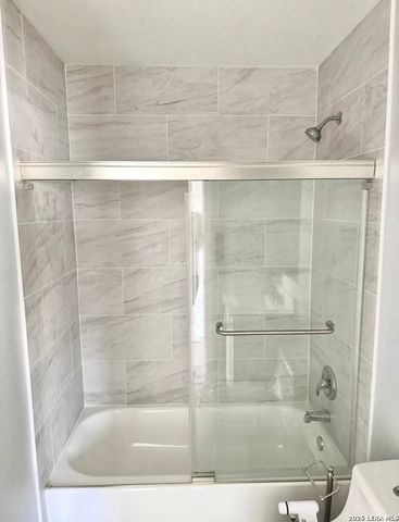 5846 CASTLE LK, San Antonio, TX 78218