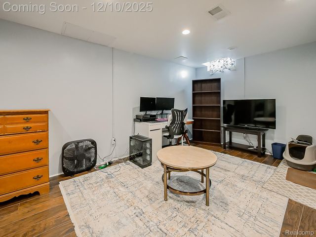 41399 Belden Circle, Novi, MI 48377