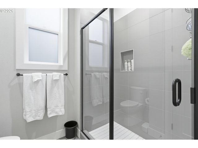 7446 Sw 80TH Ter, Portland, OR 97223