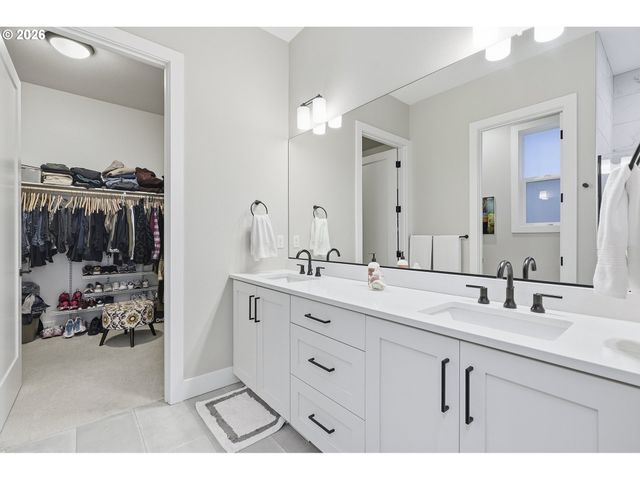 7446 Sw 80TH Ter, Portland, OR 97223