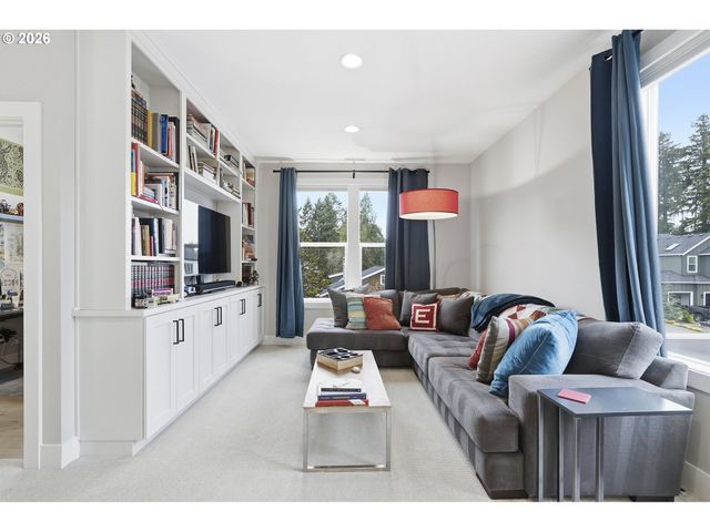 7446 Sw 80TH Ter, Portland, OR 97223