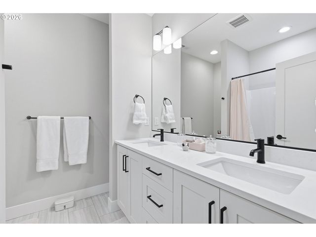 7446 Sw 80TH Ter, Portland, OR 97223