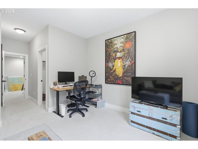 7446 Sw 80TH Ter, Portland, OR 97223