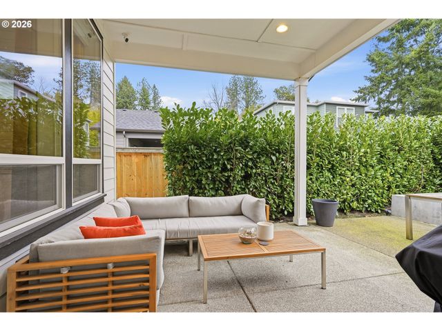 7446 Sw 80TH Ter, Portland, OR 97223