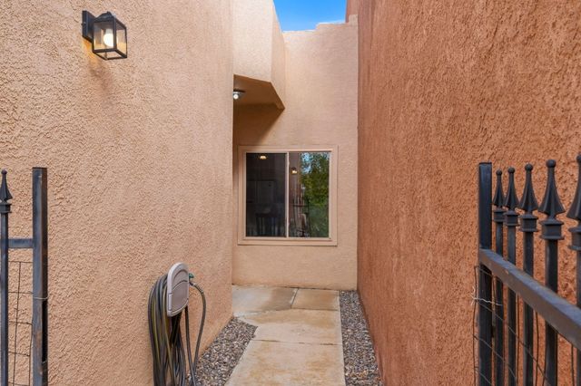 4532 Holiday Breeze Place NE, Albuquerque, NM 87111