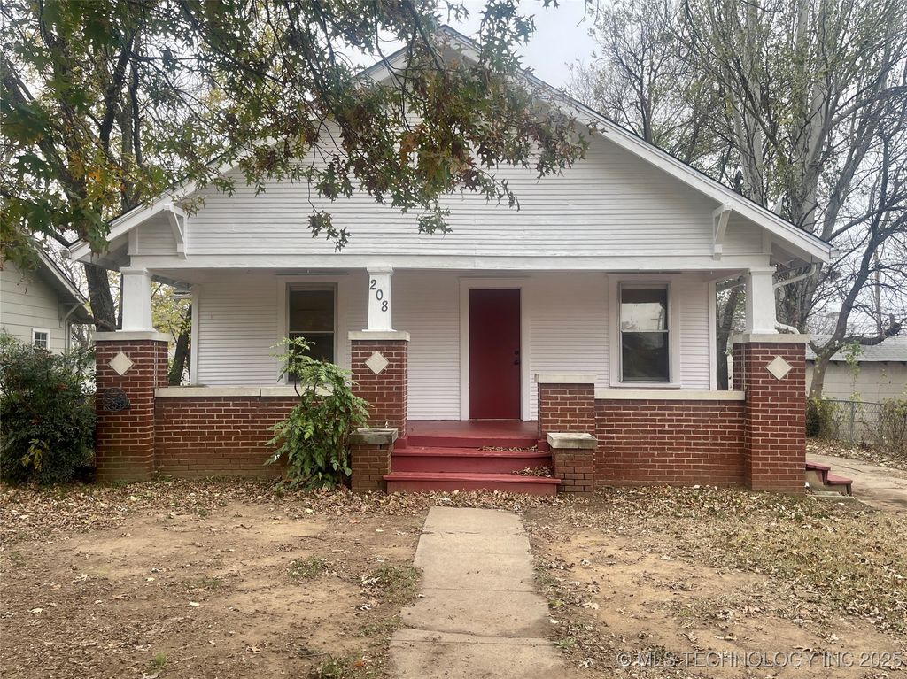 208 S College Avenue E, Tulsa, OK 74104