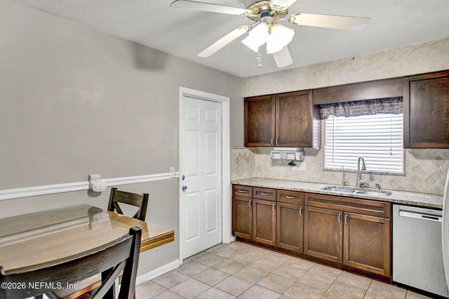 3223 SKIPPER Lane, Jacksonville, FL 32216