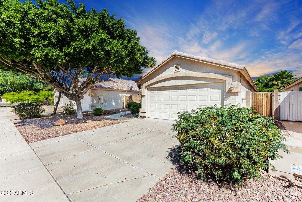 3616 W QUESTA Drive, Glendale, AZ 85310