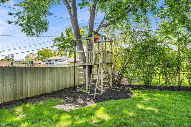2665 Nottingham Drive, Parma, OH 44134