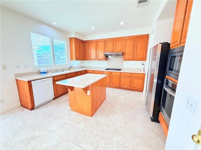 12679 Silas Phelps, Eastvale, CA 92880