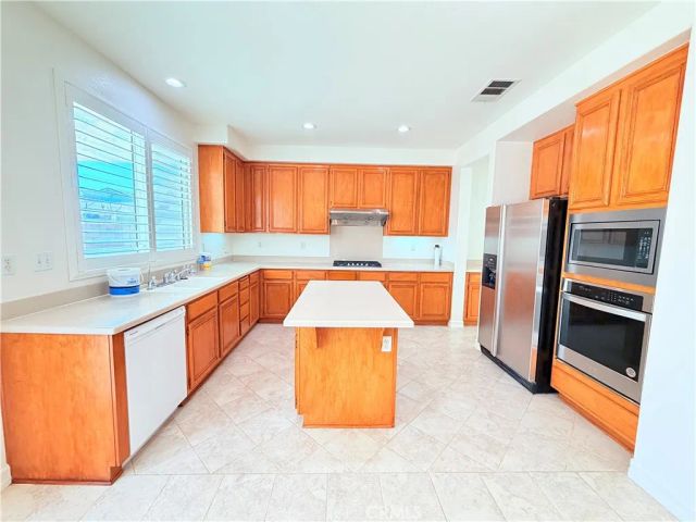 12679 Silas Phelps, Eastvale, CA 92880