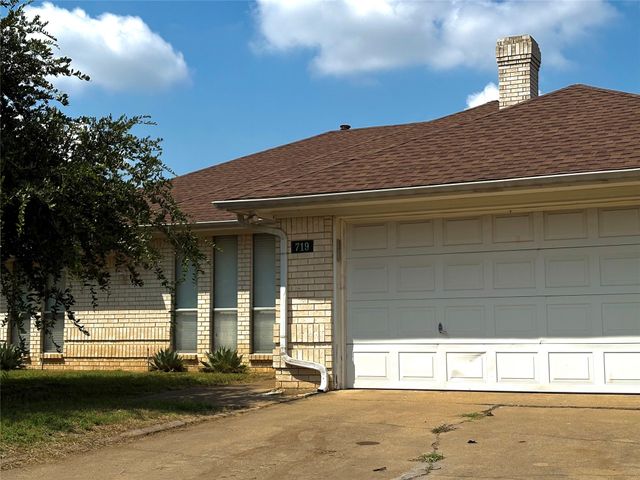 719 Tyler Court, Duncanville, TX 75137