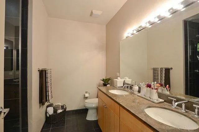 700 N Larrabee Street 2013, Chicago, IL 60654