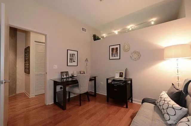 700 N Larrabee Street 2013, Chicago, IL 60654
