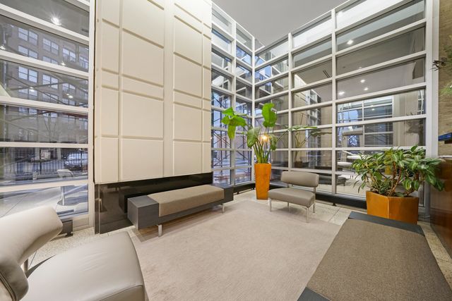 700 N Larrabee Street 2013, Chicago, IL 60654