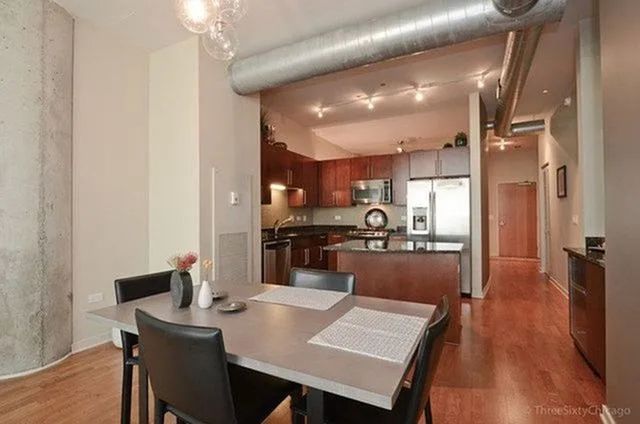 700 N Larrabee Street 2013, Chicago, IL 60654