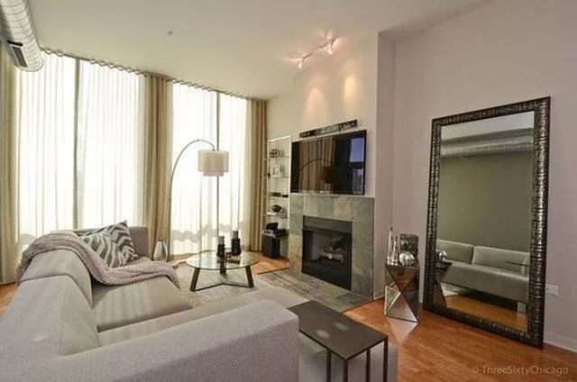 700 N Larrabee Street 2013, Chicago, IL 60654
