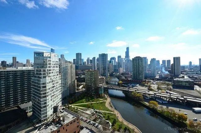 700 N Larrabee Street 2013, Chicago, IL 60654