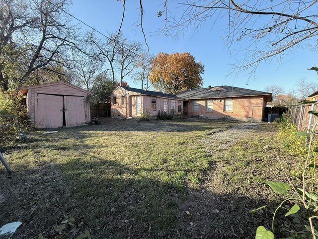 2614 Tolosa Drive, Dallas, TX 75228