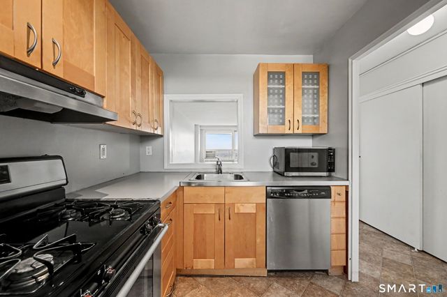 71 Strawberry Hill Avenue 909, Stamford, CT 06902