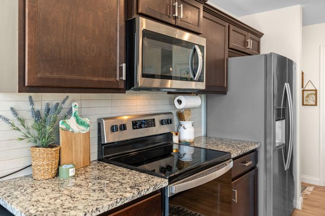 7405 S LAVENDER DR, Columbia, MO 65203