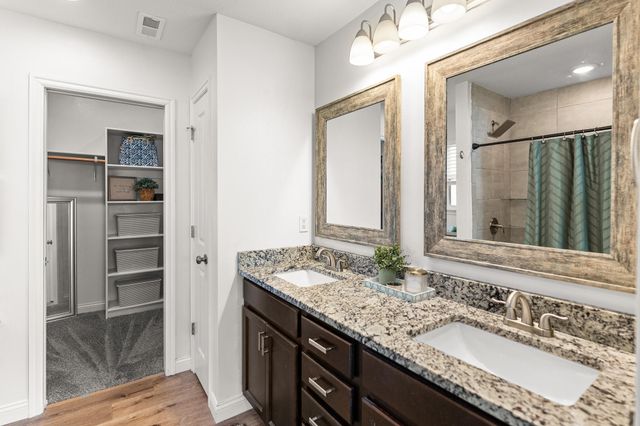 7405 S LAVENDER DR, Columbia, MO 65203