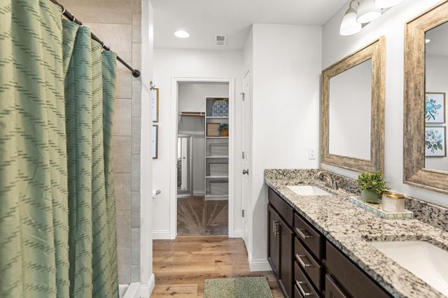 7405 S LAVENDER DR, Columbia, MO 65203